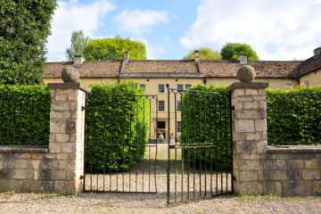 Stately Home Exterior — Residential Contractors in New Port Ritchey, FL